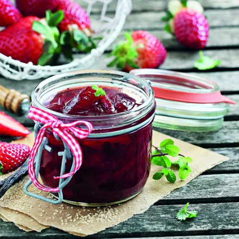 Confiture aux fraises et aux framboises