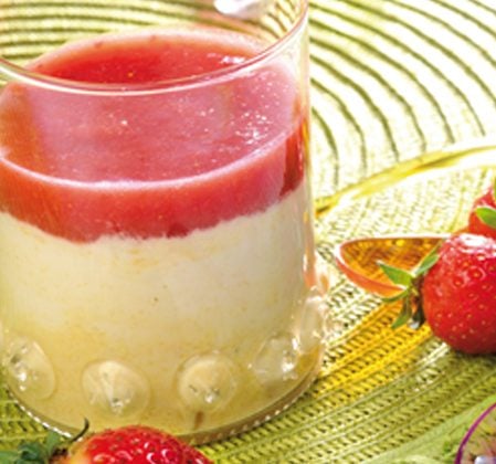 Mousse de pommes au coulis de fraises