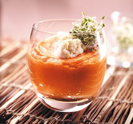 Velouté de carottes, parfum d'orange et graines germées