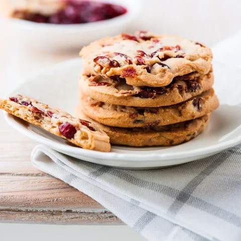 Cookies bio au Granola canneberges et chocolat blanc 1