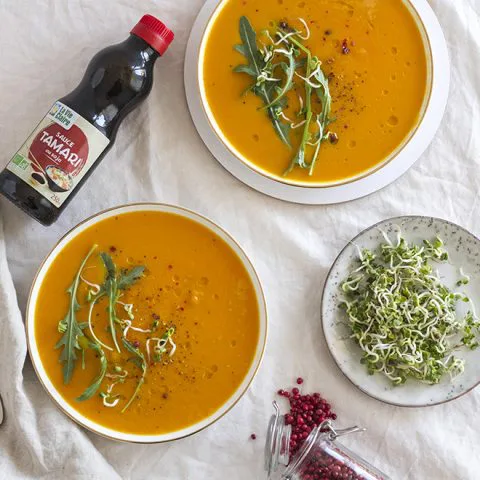 Soupe de carottes au miso et à la sauce tamari