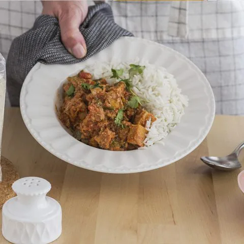 Tofu fumé à la crème de tomate épicée - vegan