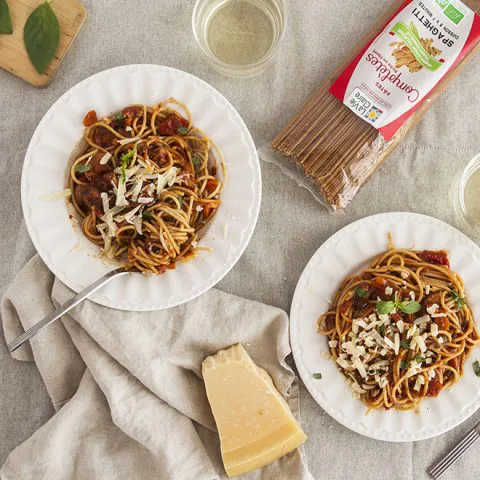 Spaghettis sauce tomate, champignons Portobello et pruneaux d’Agen