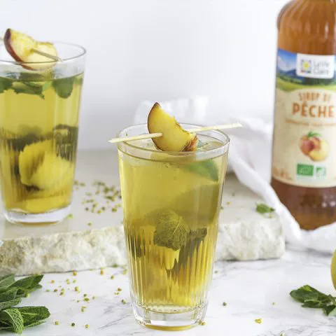 Thé glacé à la pêche
