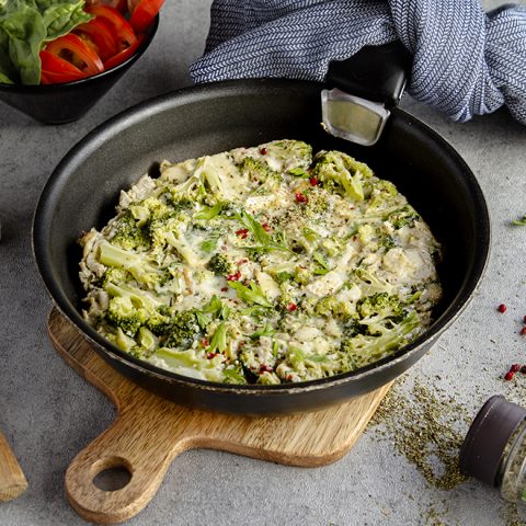 Omelette au brocoli, fromage de chèvre et herbes de Provence