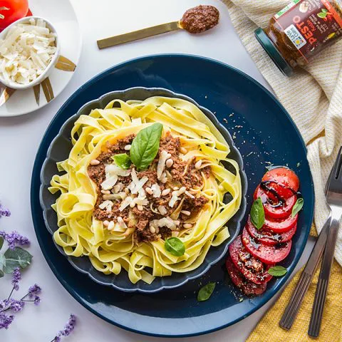 Tagliatelles au pesto rosso