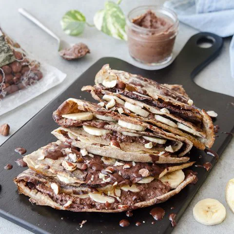 Crêpes au chocolat, banane et noisettes