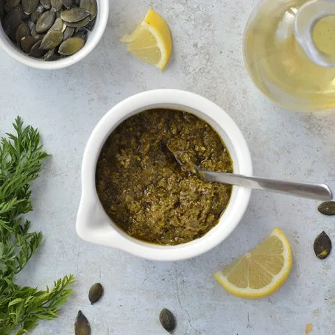 Pesto de fanes de carottes