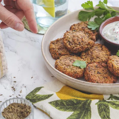 Falafels de betterave aux pois chiches et sauce yaourt 1