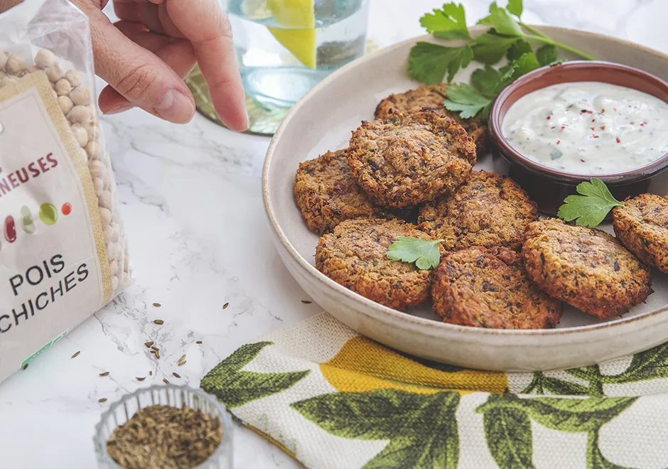 Falafels de betterave aux pois chiches et sauce yaourt 1