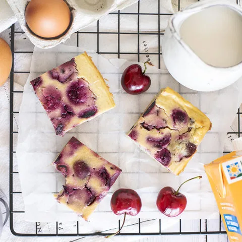 Clafoutis sans sucre aux cerises et amandes