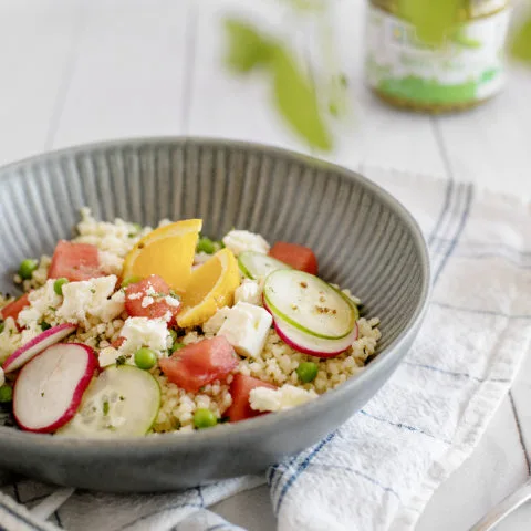 Salade de boulgour, pastèque, feta et petits pois