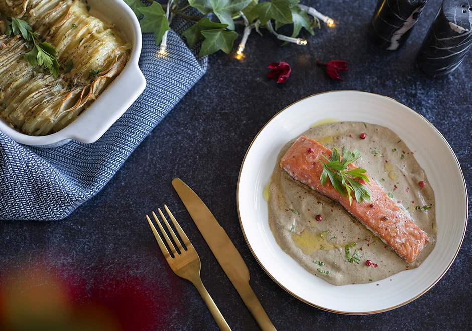 Pavé de saumon et son gratin de pommes de terre, sauce truffée