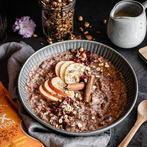 Muesli chocolat noir, noisettes, graines de citrouille et bananes