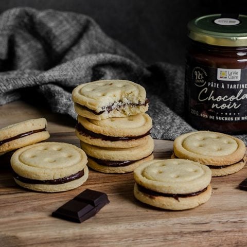 Biscuits fourrés à la pâte à tartiner