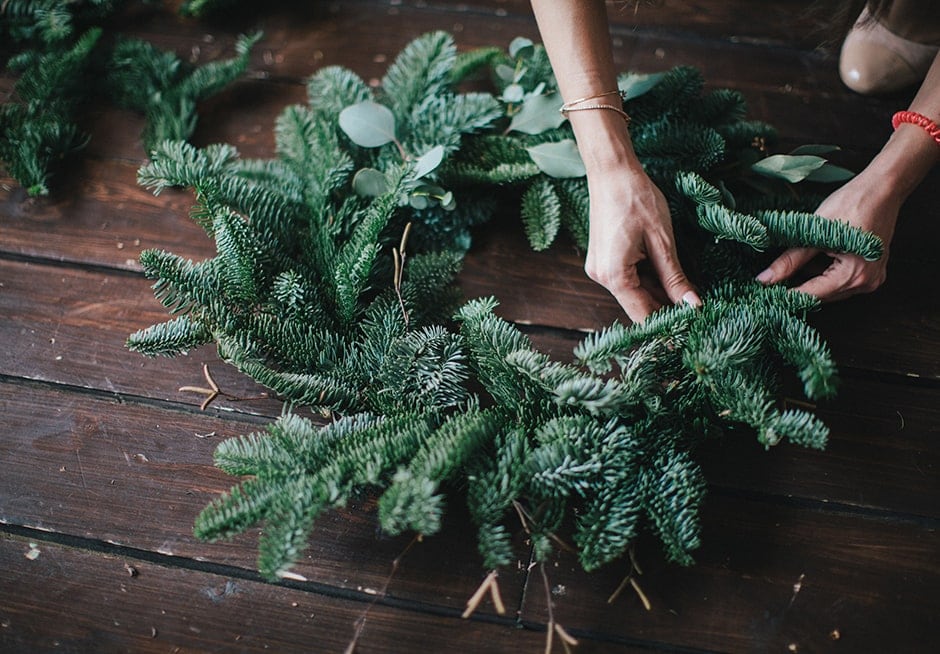 Comment fabriquer une couronne de Noël ? (DIY)