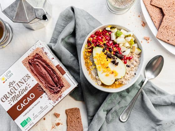 Pudding à la farine d'avoine avec toast au cacao