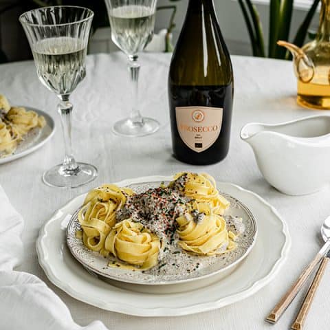 Pâtes à la truffe et Prosecco