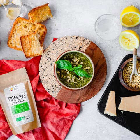 Pesto maison au basilic et pignons de cèdre
