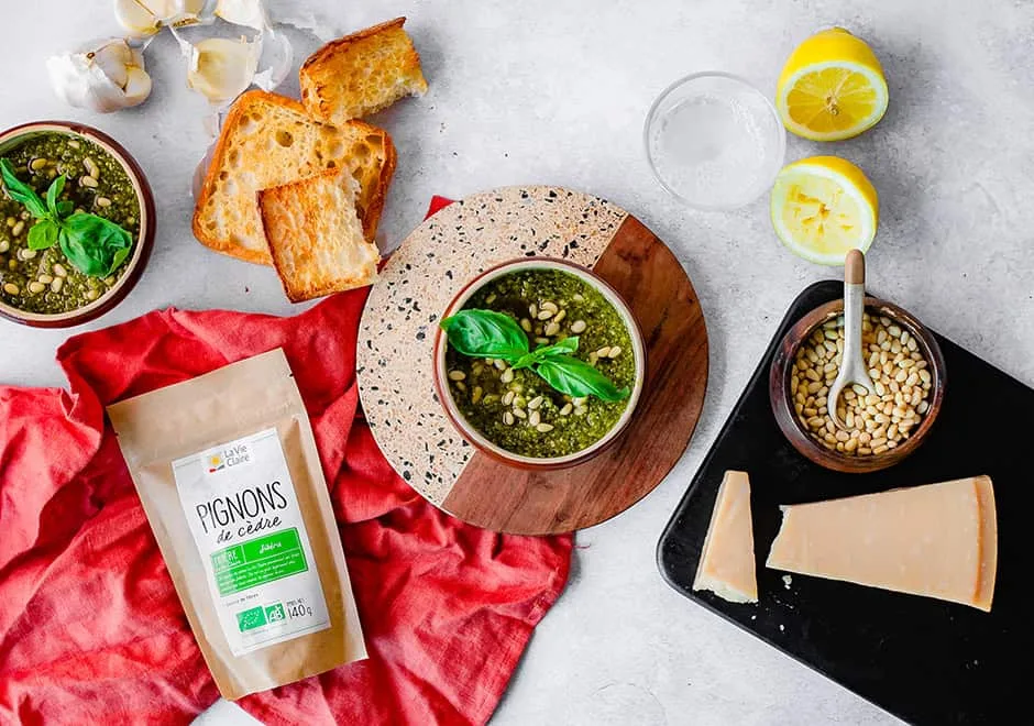 Pesto maison au basilic et pignons de cèdre