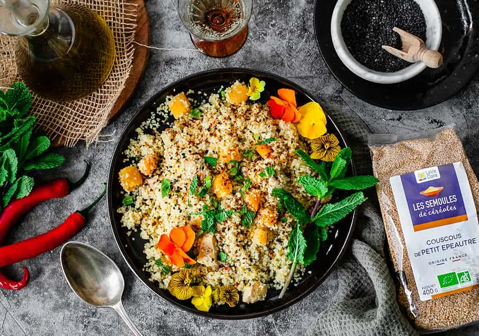 Couscous de petit épeautre au poulet et aux abricots secs