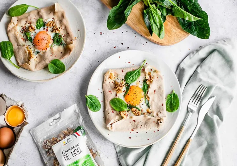 Galettes aux épinards, fromage de chèvre et œuf