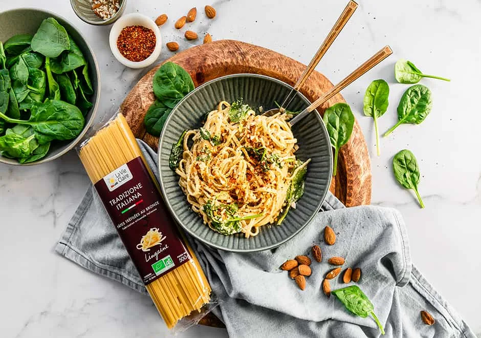 Linguines d’épinards, tahini et amandes