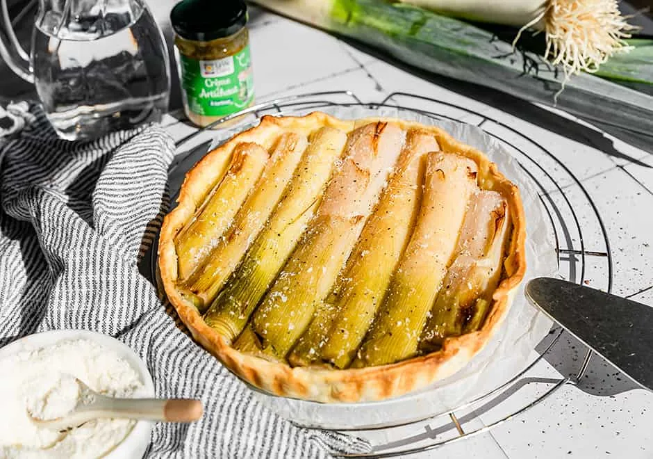 Tarte aux poireaux et à la crème d’artichauts
