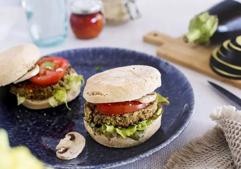 Burgers végétariens maison aux aubergines et amandes