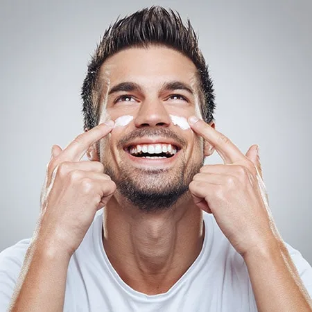 Cosmétique bio : des soins adaptés aussi aux hommes