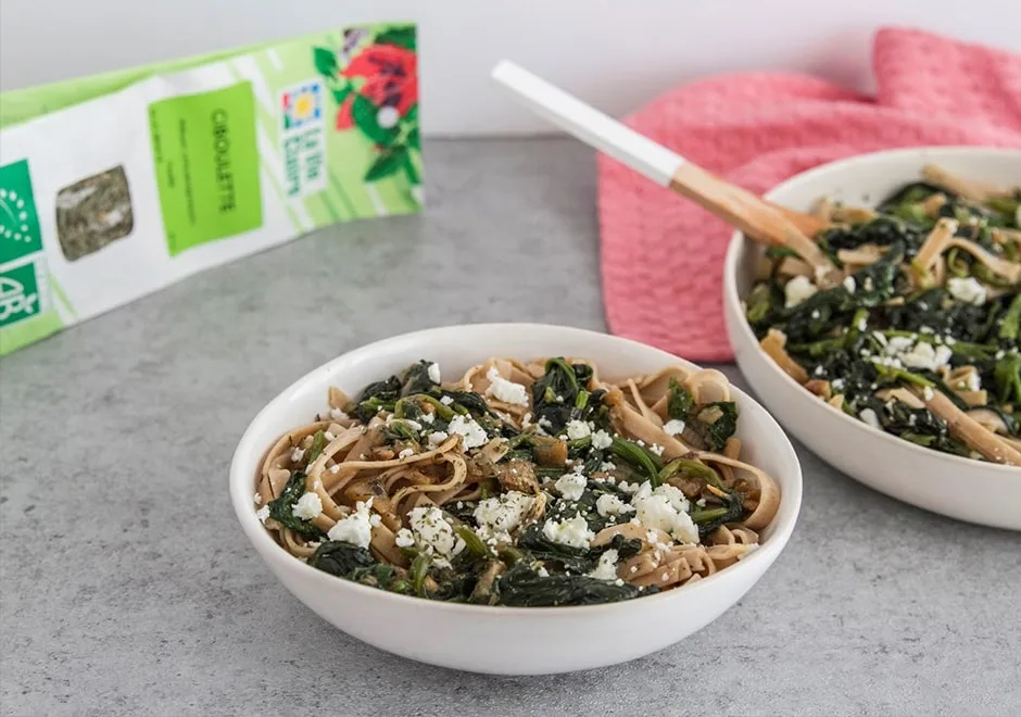 Fettuccine épinards, oignons et feta