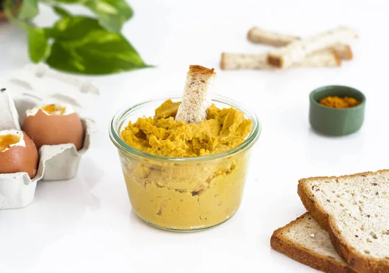 Houmous carottes curcuma et oeufs à la coque