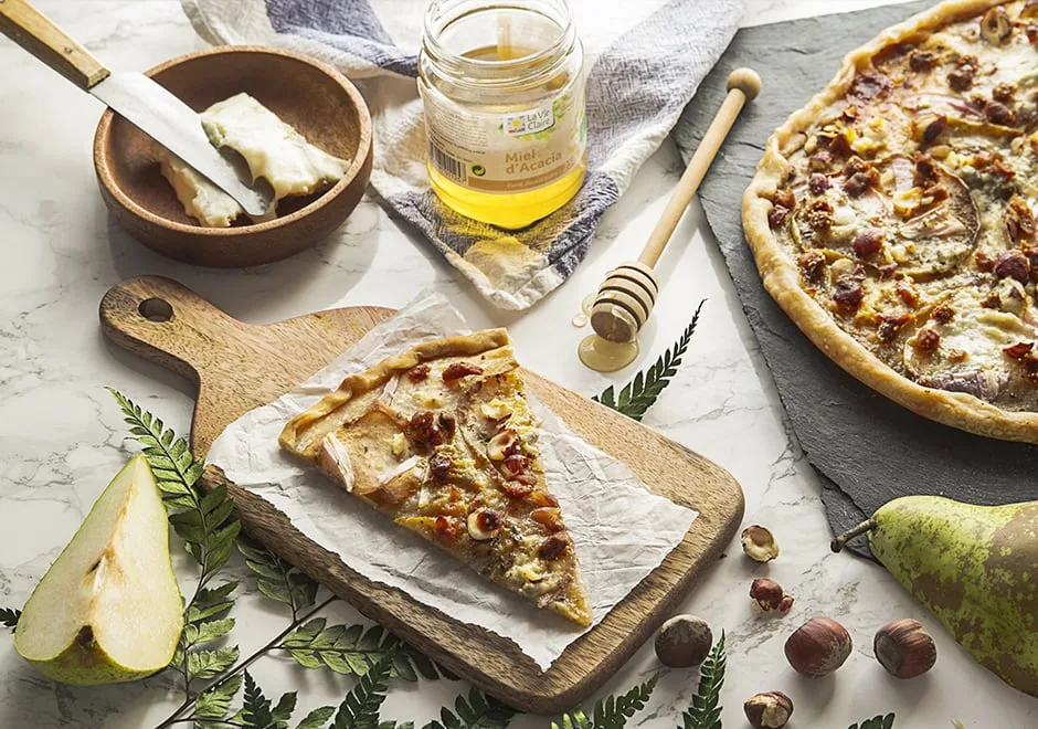 Pizza au gorgonzola, poires et miel d&rsquo;acacia