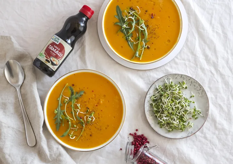 Soupe de carottes au miso et à la sauce tamari