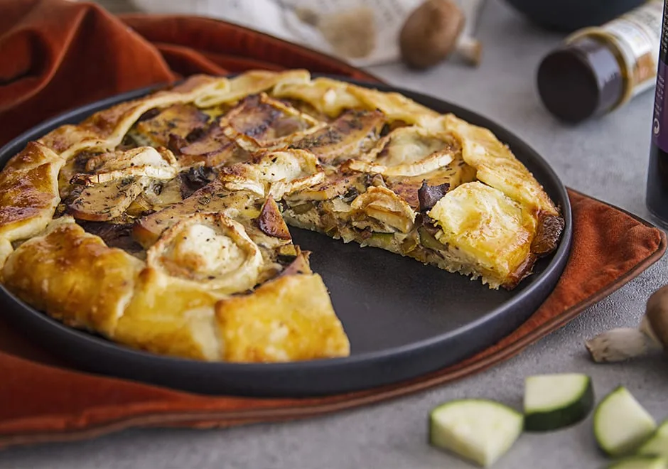 Tarte au fromage de chèvre, pommes et champignons