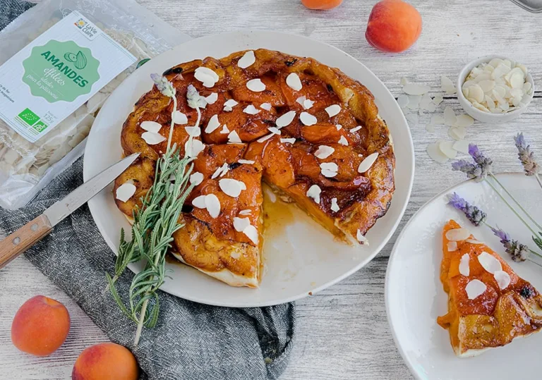 Tarte Tatin aux abricots et à la lavande