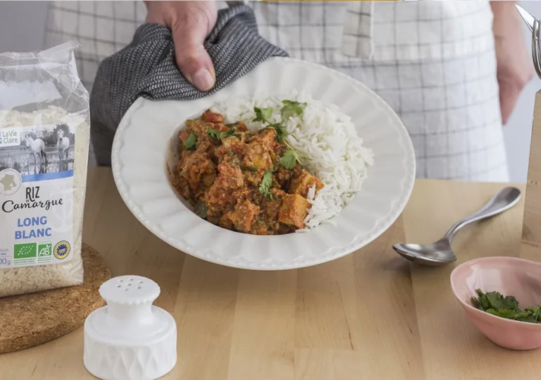 Tofu fumé à la crème de tomate épicée vegan