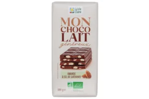 Chocolat au lait avec amandes et sel